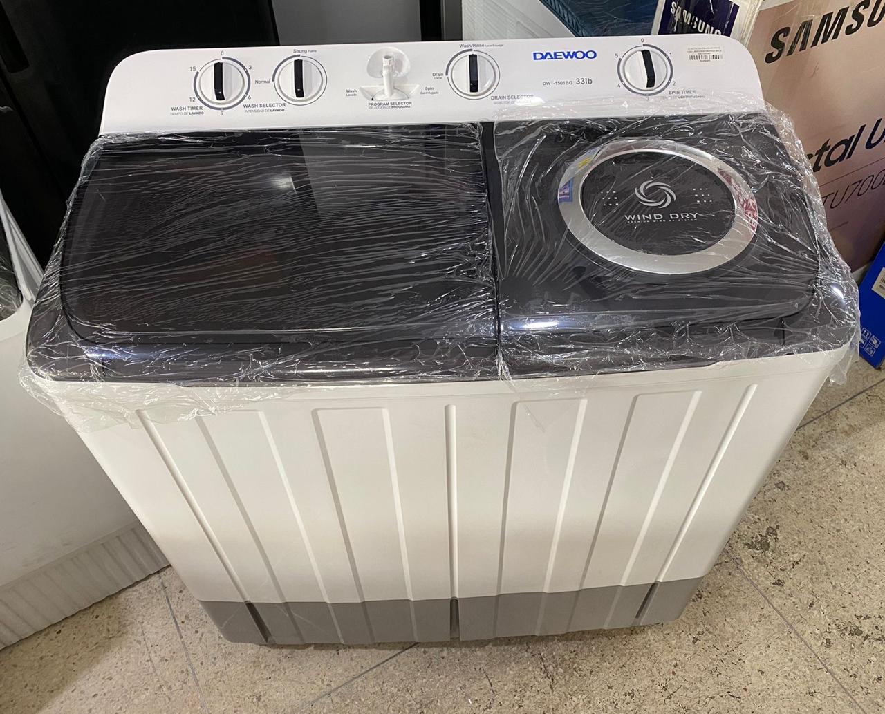 electrodomesticos - Lavadora Daewoo 33 libras
Modelo 1501
Semiautomática
Lava, centrifuga 

