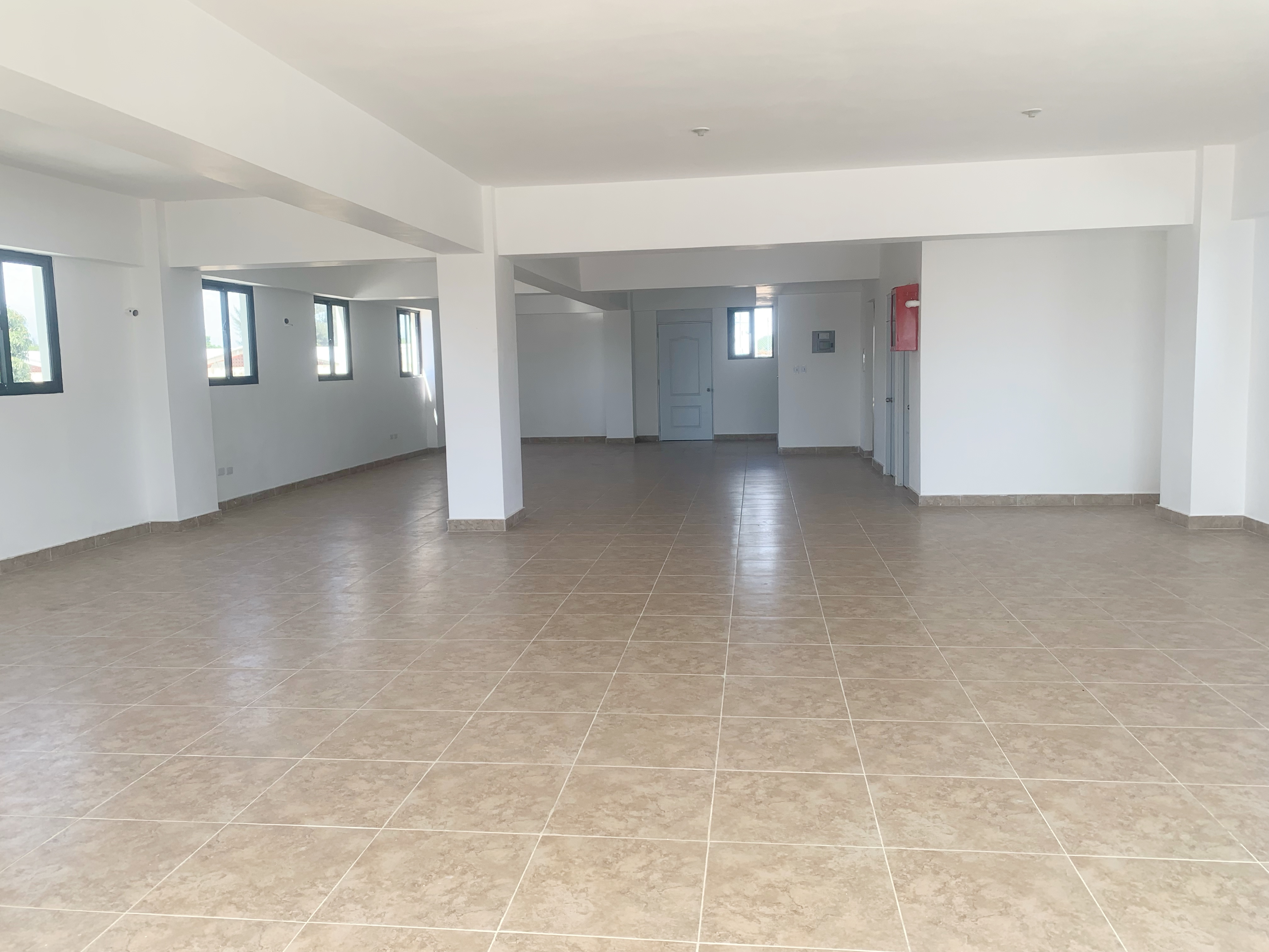 oficinas y locales comerciales - Local céntrico en Arroyo hondo viejo  4