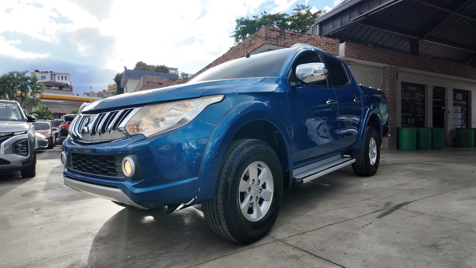 jeepetas y camionetas - MITSUBISHI L200 2016 1