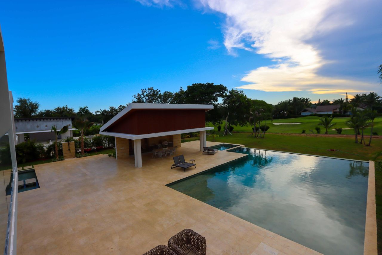 casas vacacionales y villas - Villa en venta en casa de campo la Romana  3