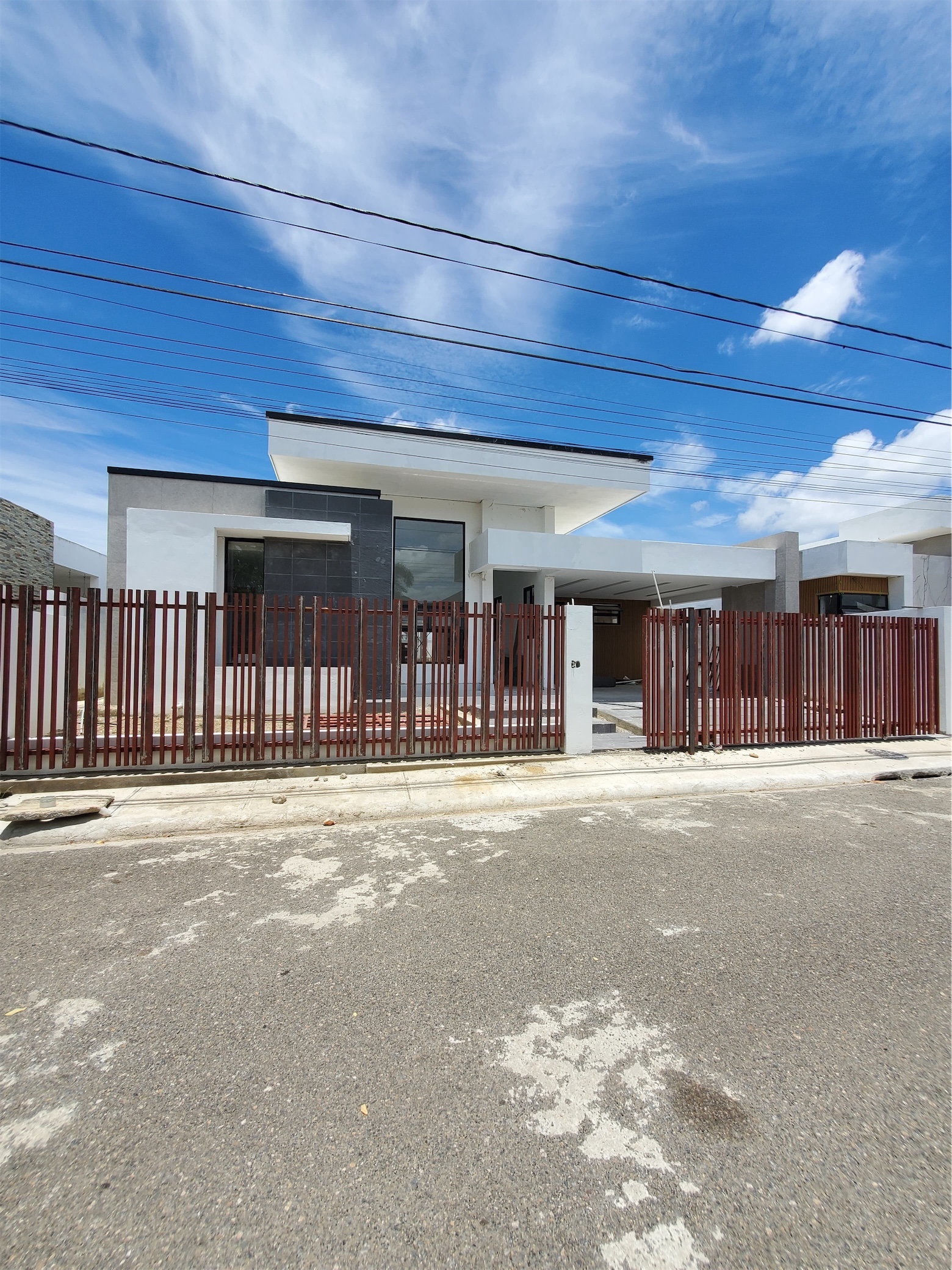casas - Moderna Casa en Proyecto Cerrado con Patio 1