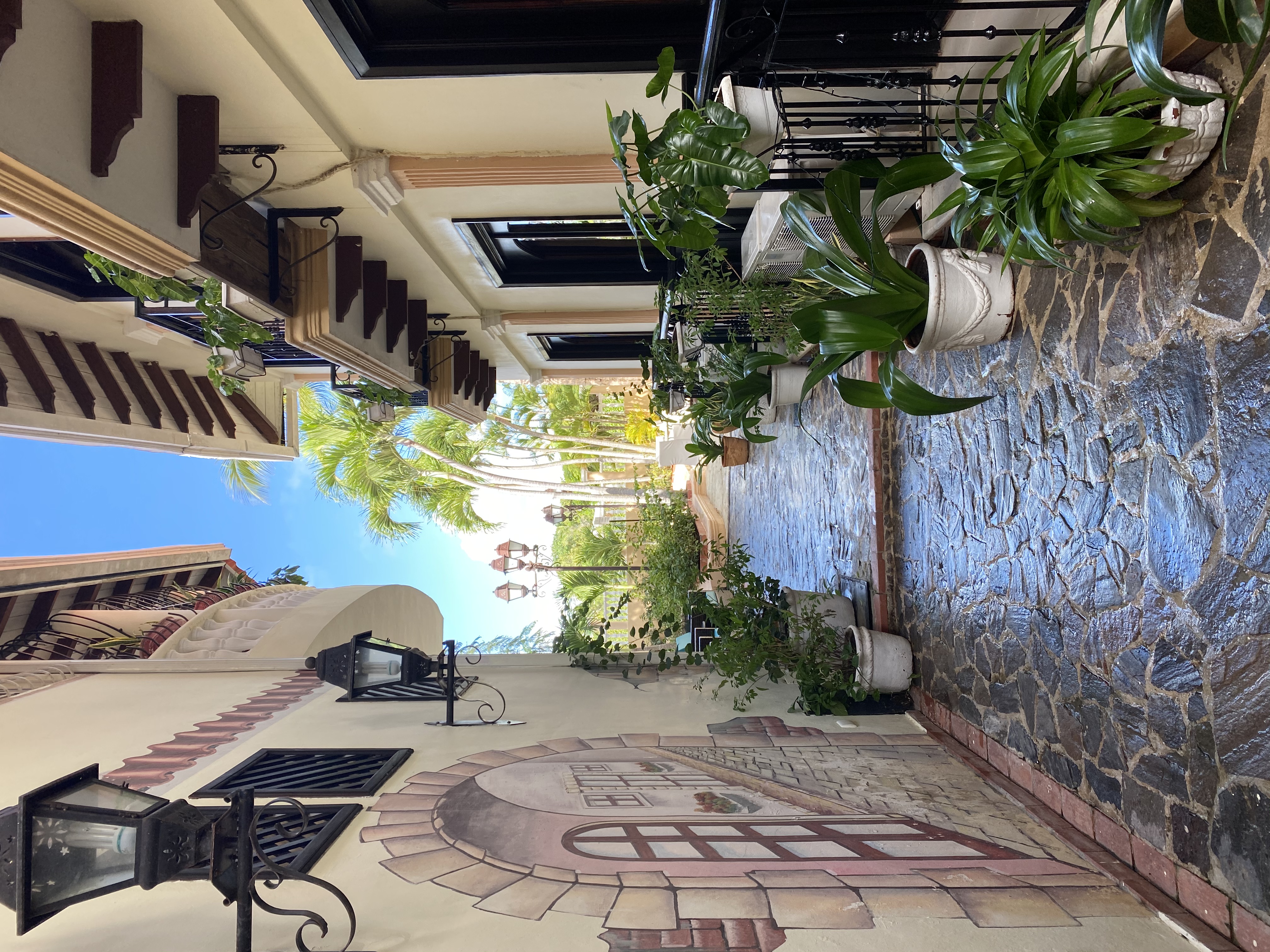 otros inmuebles - Hotel, Plaza comercial y apartamentos 2