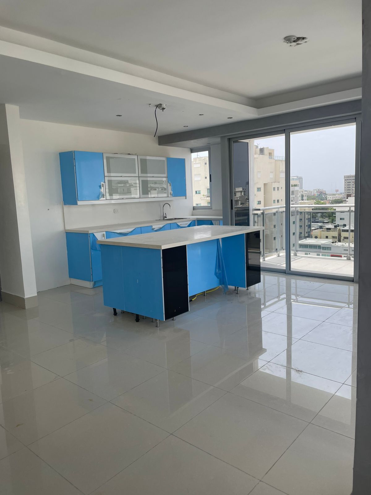 penthouses - PENTHOUSE EN VENTA EN EVARISTO MORALES DE 3 HABITA 2