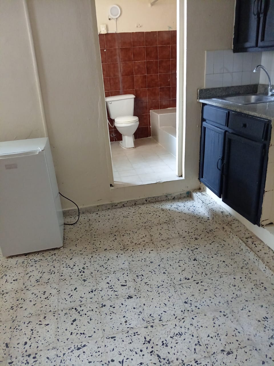 apartamentos - Aparta estudio amueblado en evaristo morales  4
