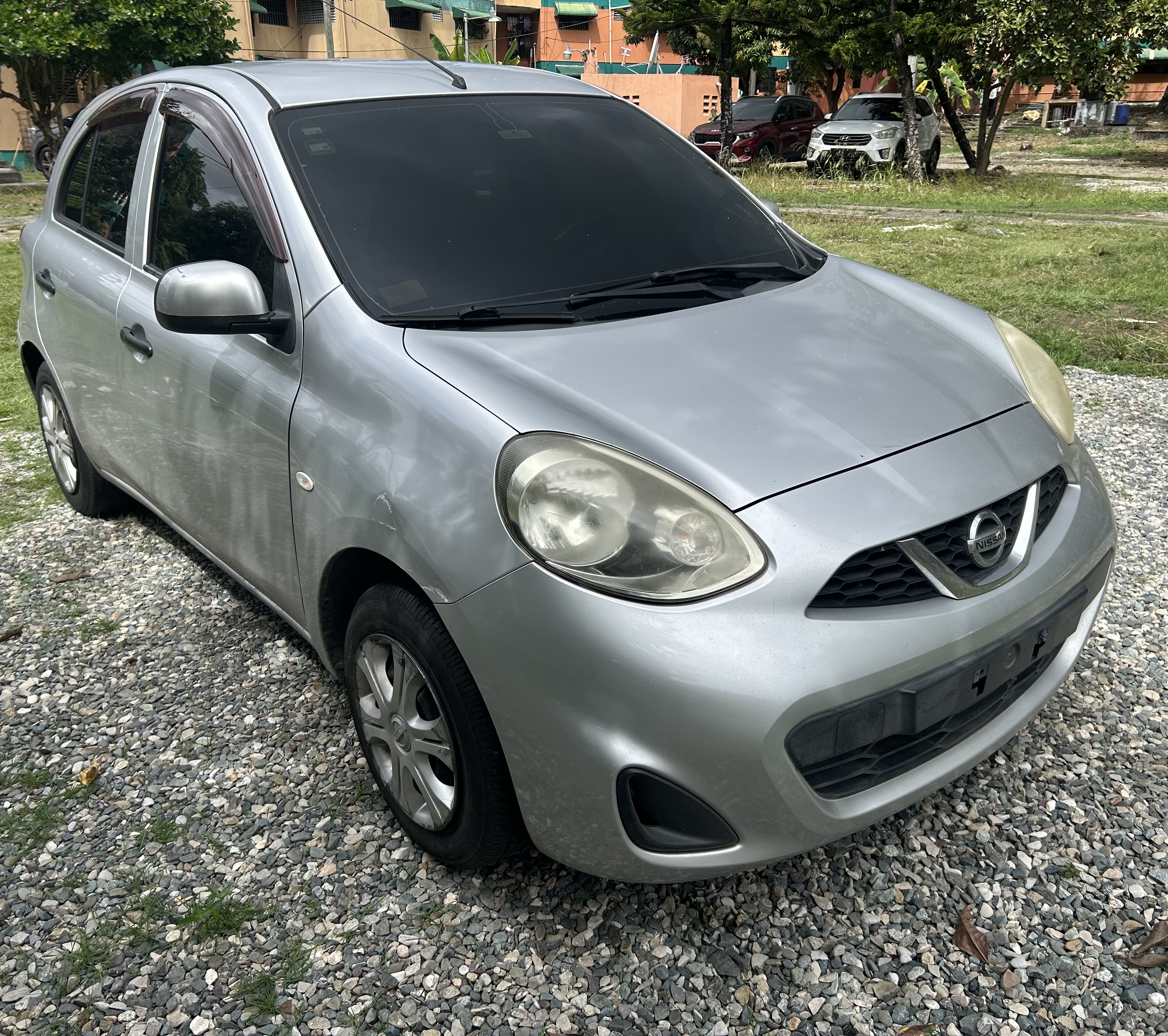 carros - Nissan March 2016 como nuevo 2