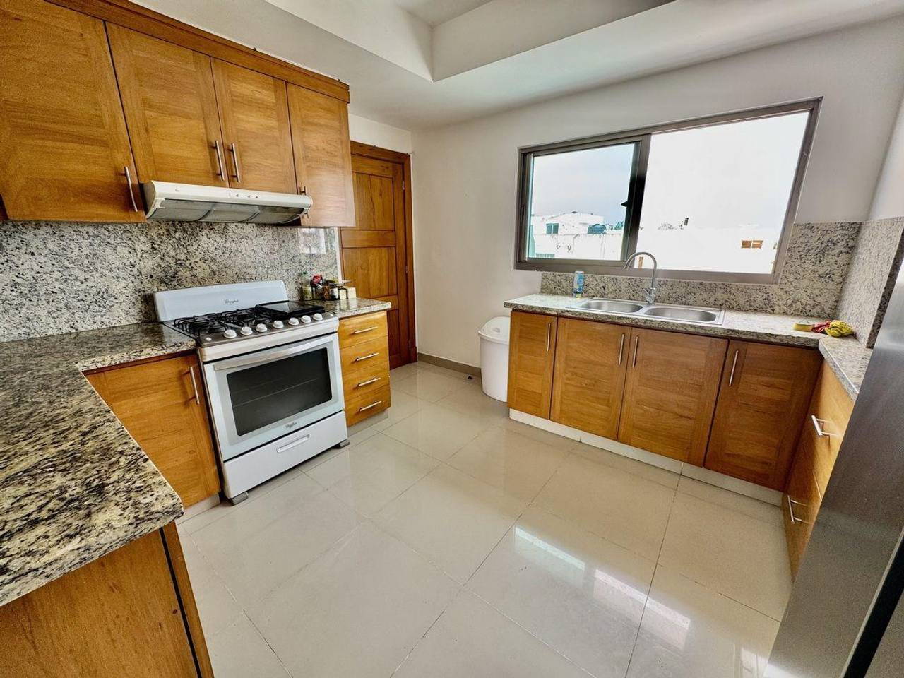 apartamentos - Se alquila apartamento 3 habitaciones,Bella vista  0