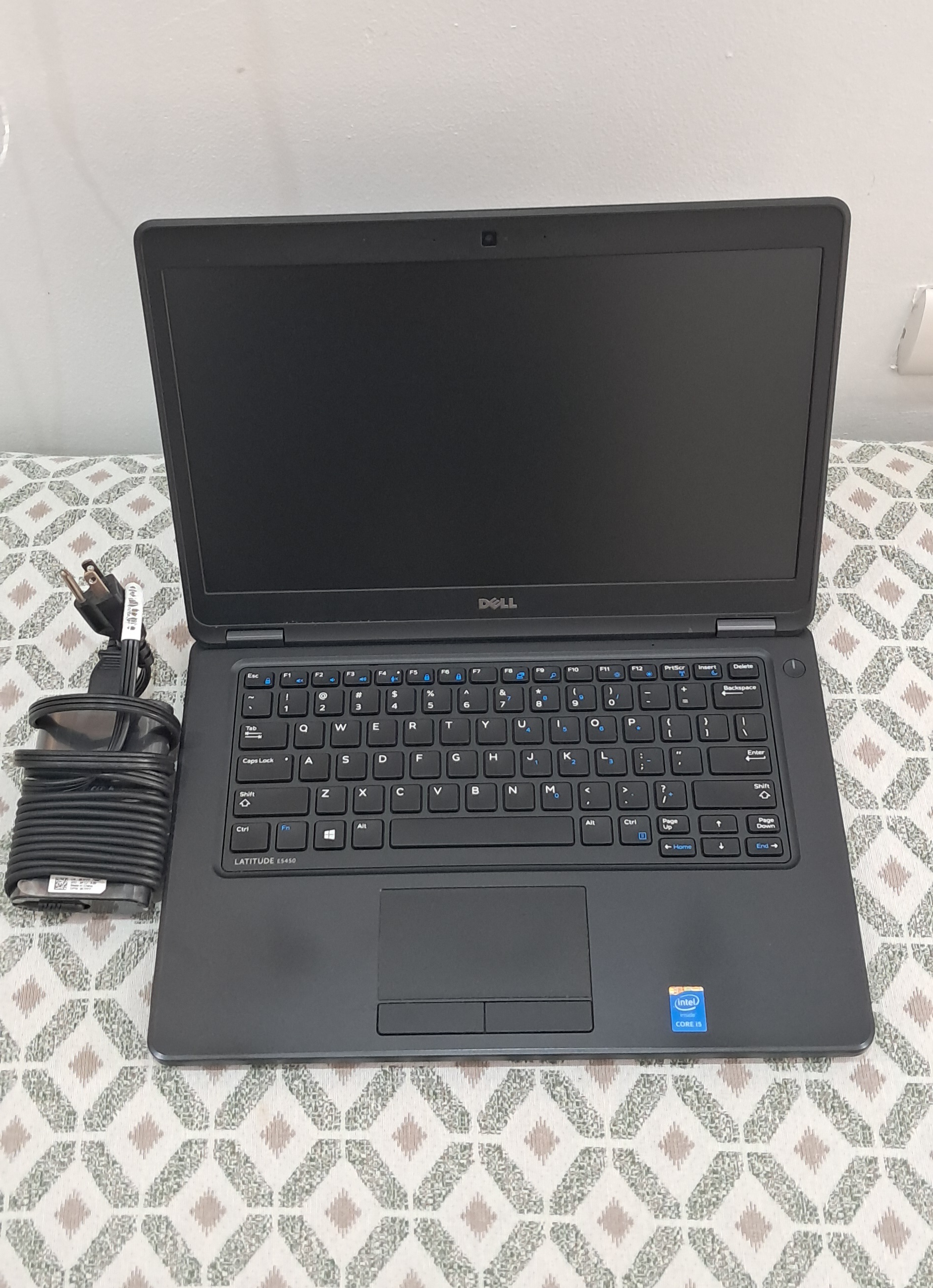 computadoras y laptops - Laptop E5450 Dell i5  128GB SSD 8GB Ram 0