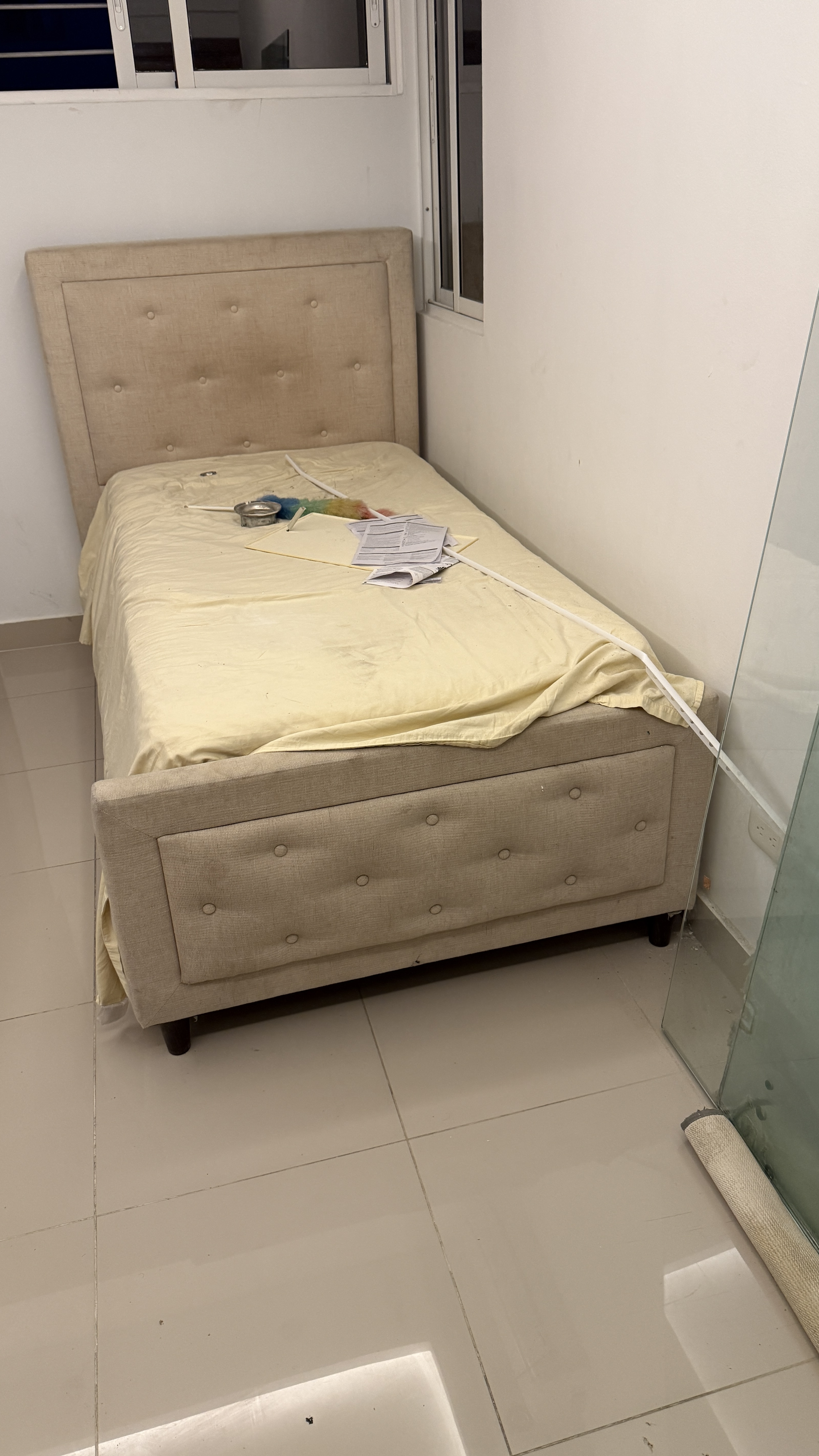 muebles y colchones - Se vende Cama Twin (Sin Colchon) 0
