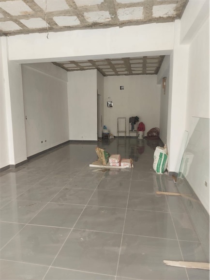 oficinas y locales comerciales - Local céntrico en los prados 4