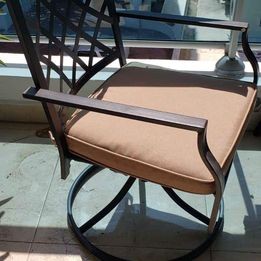 muebles y colchones - MESA Y 2 SILLAS DE EXTERIOR ACERO INOXIDABLE con colchones nuevos 3