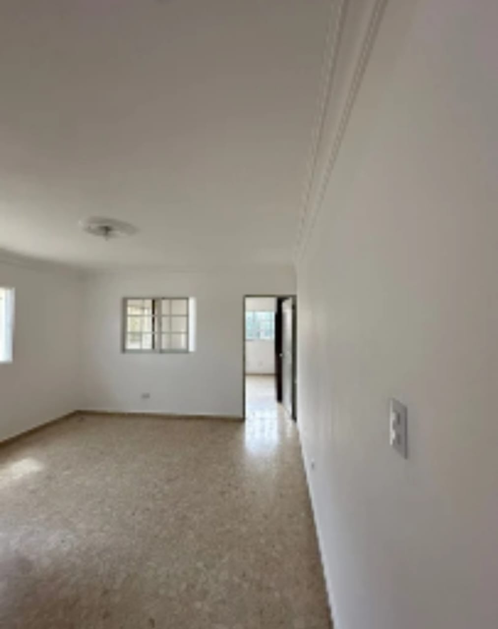 casas - casa en alquiler en la castellana DN a lado de negocios 2