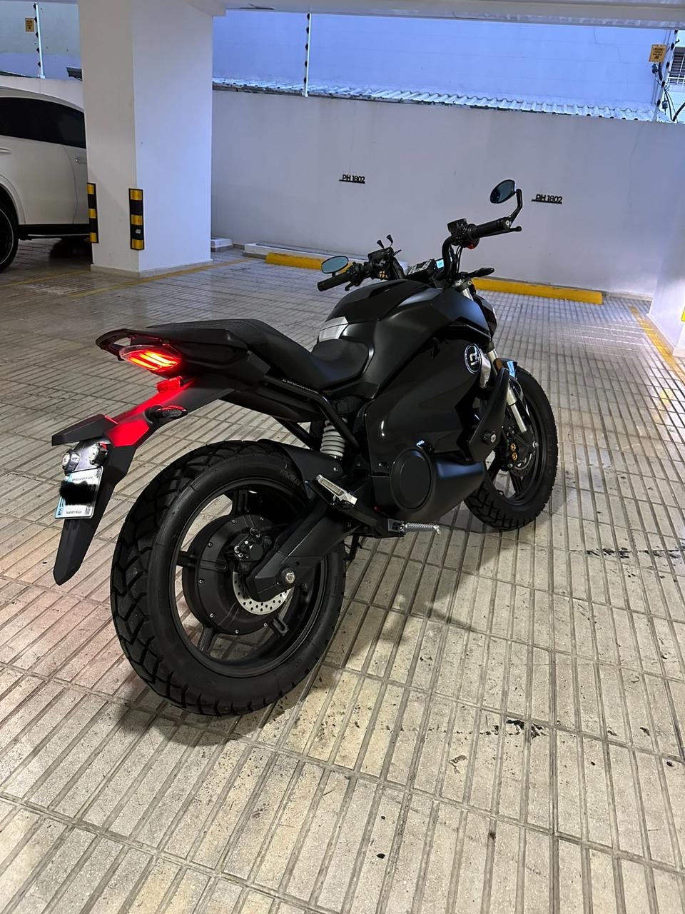 motores y pasolas - Moto Super Soco Street Hunter TS 2022 5