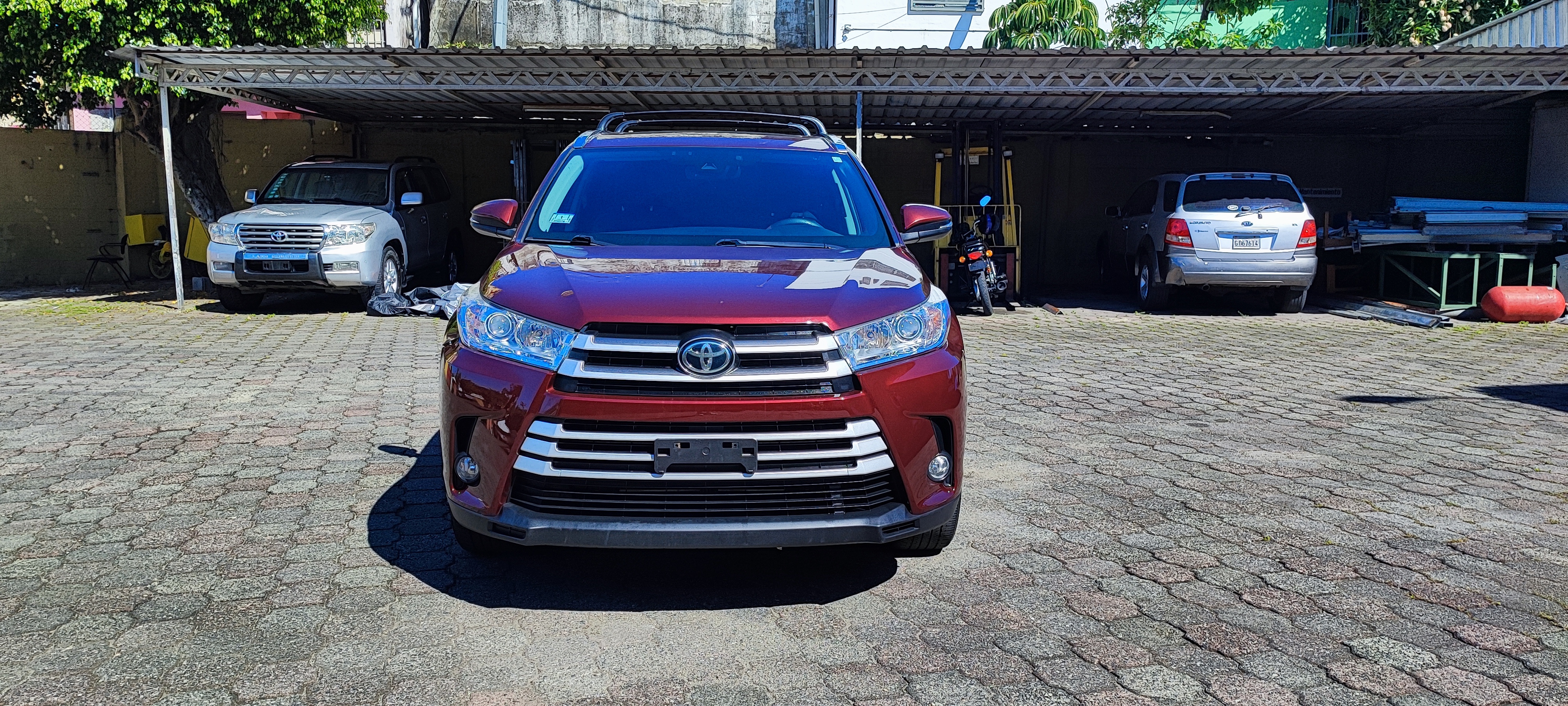 jeepetas y camionetas - Toyota Highlander XLE awd 2019 7