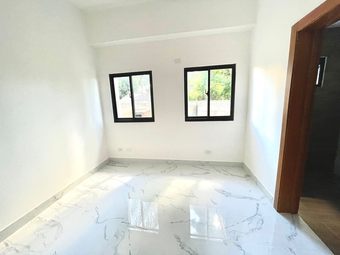 apartamentos - Vendo Moderna con terraza para estrenar en Torre en los Cacicazgos.  3