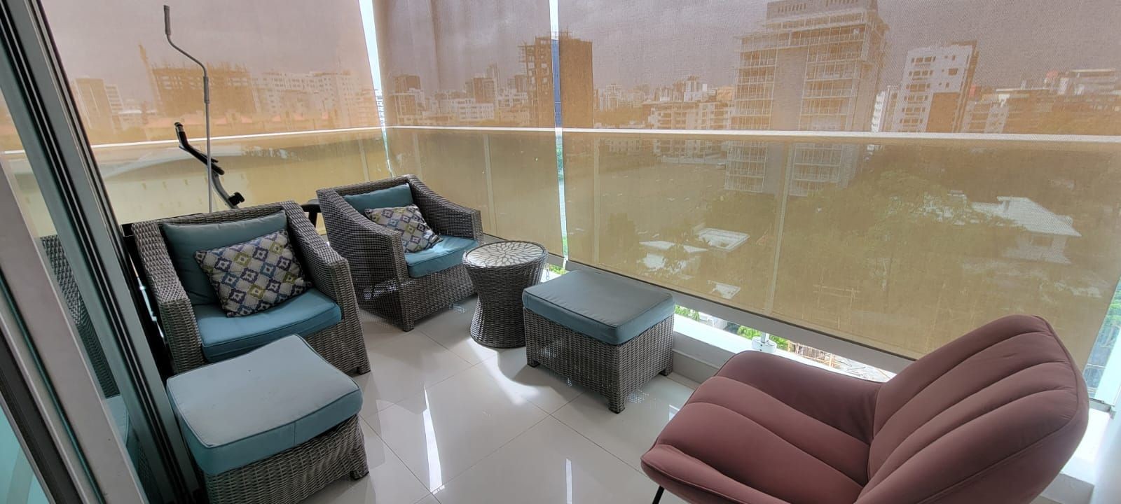 apartamentos - Apartamento en venta de 3habitaciones en La Esperilla !
Buena ubicación y amplio 9