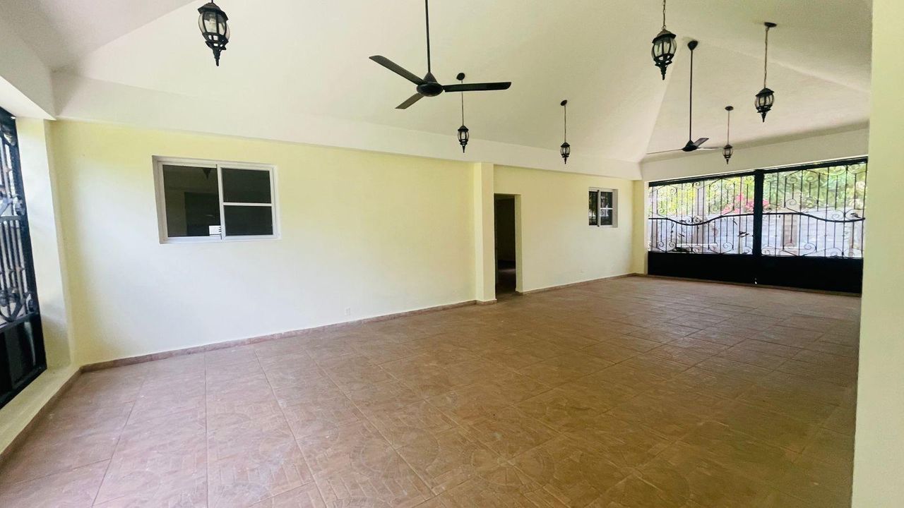 oficinas y locales comerciales - Propiedad comercial en alquiler  3