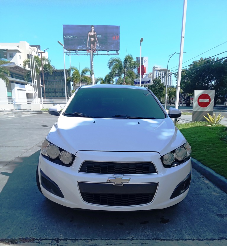 carros - Chevy Sonic LS Hatchback 2015 Manual  2