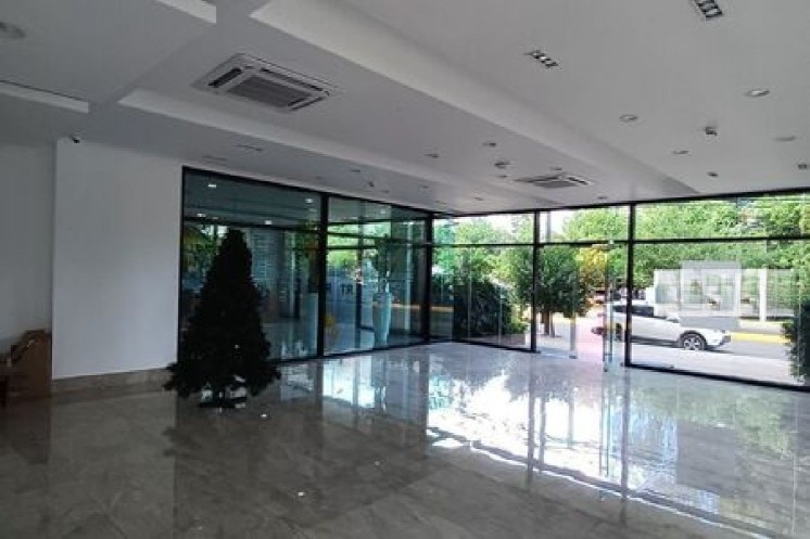 oficinas y locales comerciales - Alquiler Local Comercial Mirador Sur, Santo Domingo 0