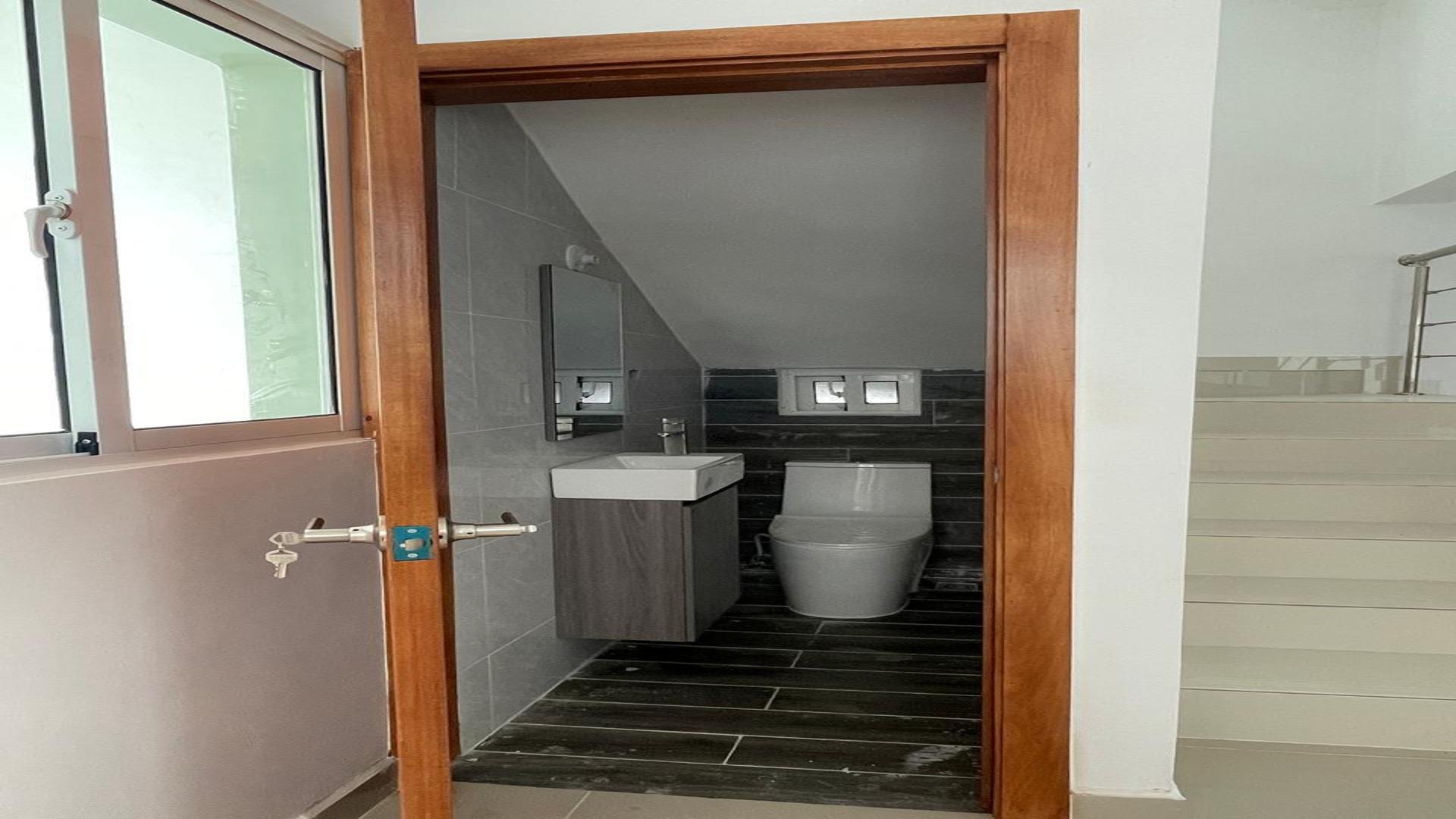 casas - Casa  de 2 Niveles en La Concordia, Km 14 Autopista Duarte 2