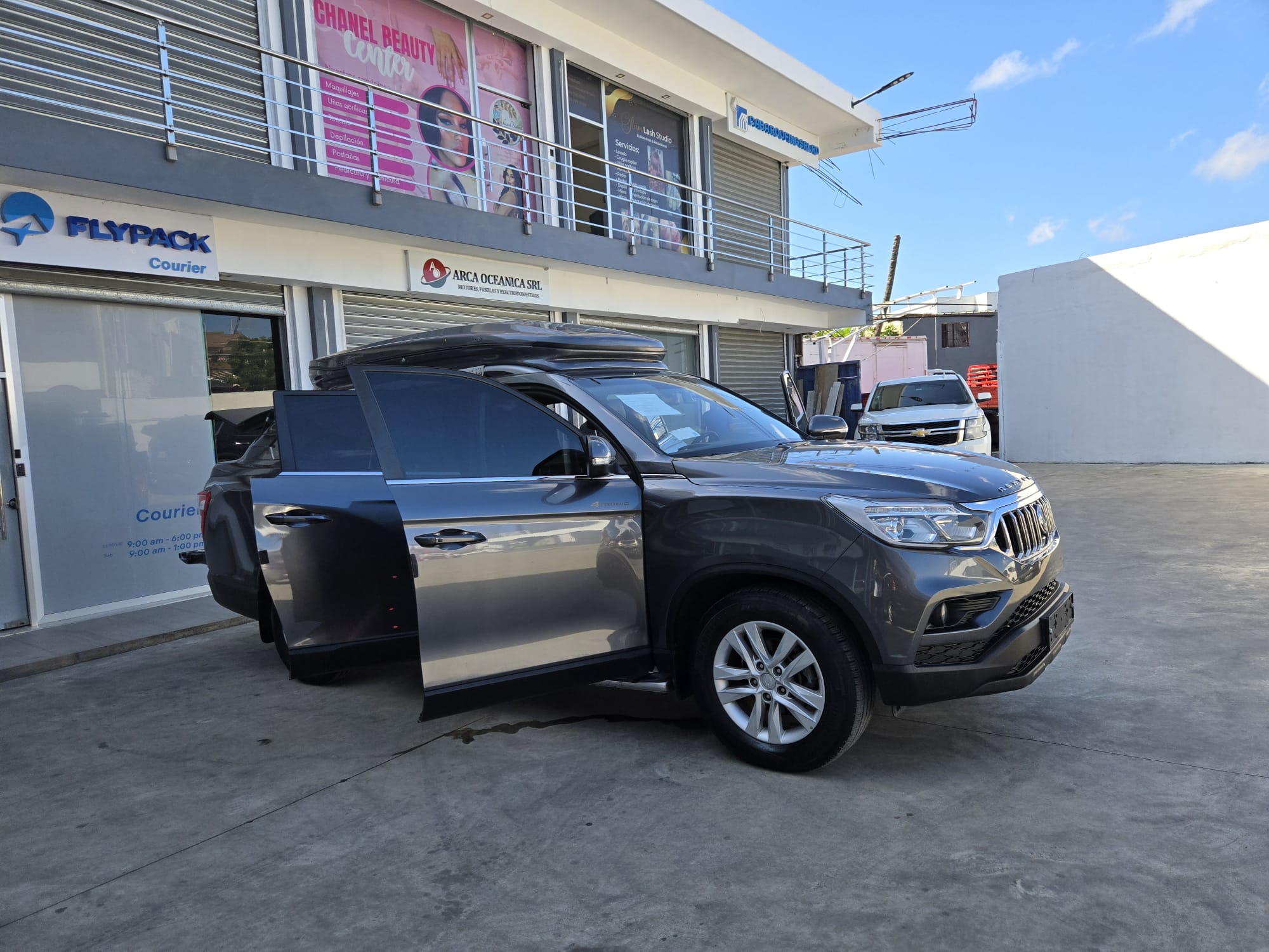 jeepetas y camionetas - KGM REXTON 2019 GRIS OSCURO DIESEL