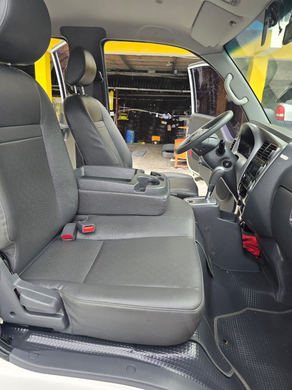 camiones y vehiculos pesados - CAMION DOBLE CABINA KIA BONGO RECIEN IMPORTADO 2