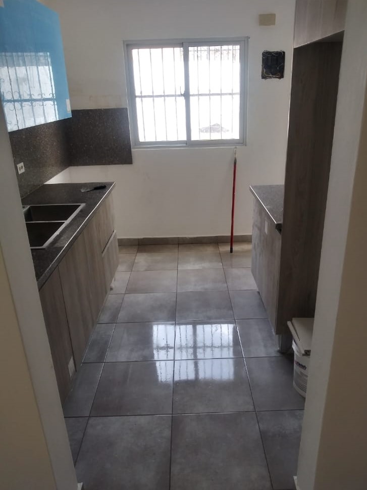 casas - Casa en Venta en la Av independencia 1