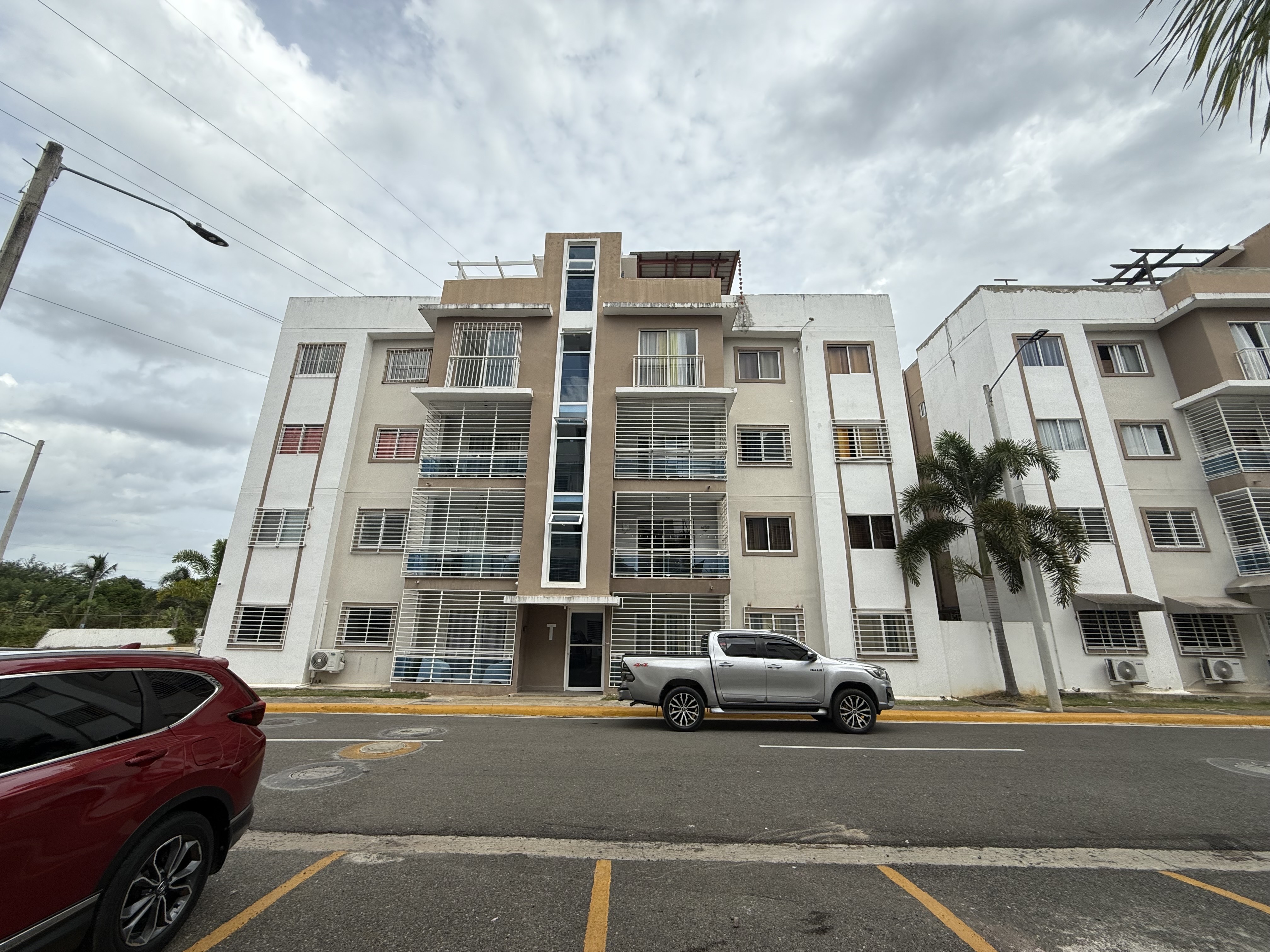 apartamentos - vendo 4 nivel en palma real amueblado o vacío  1
