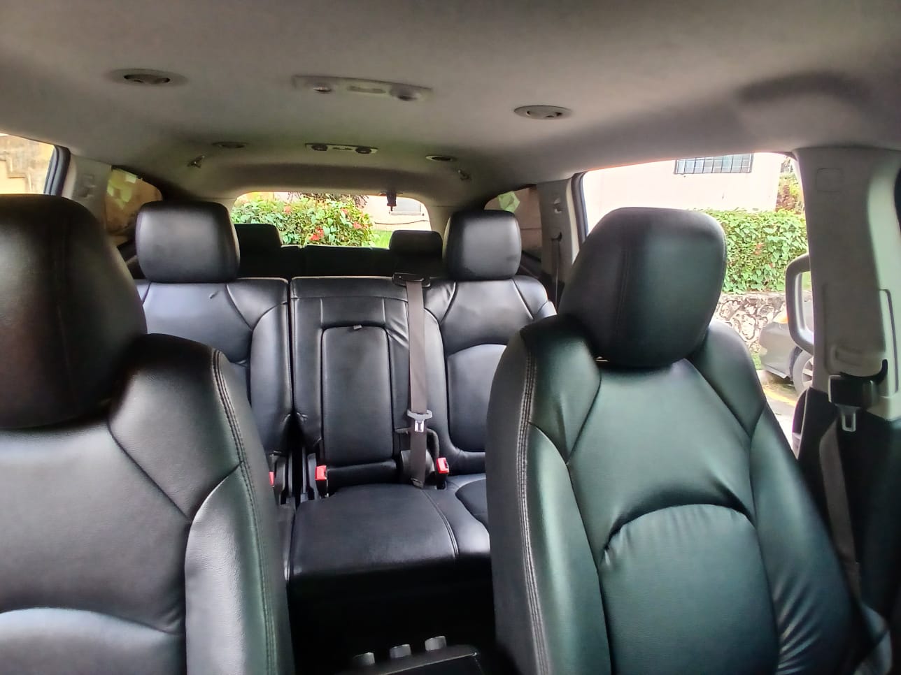 jeepetas y camionetas - Chevrolet Traverse LT 2011 Negociable  8