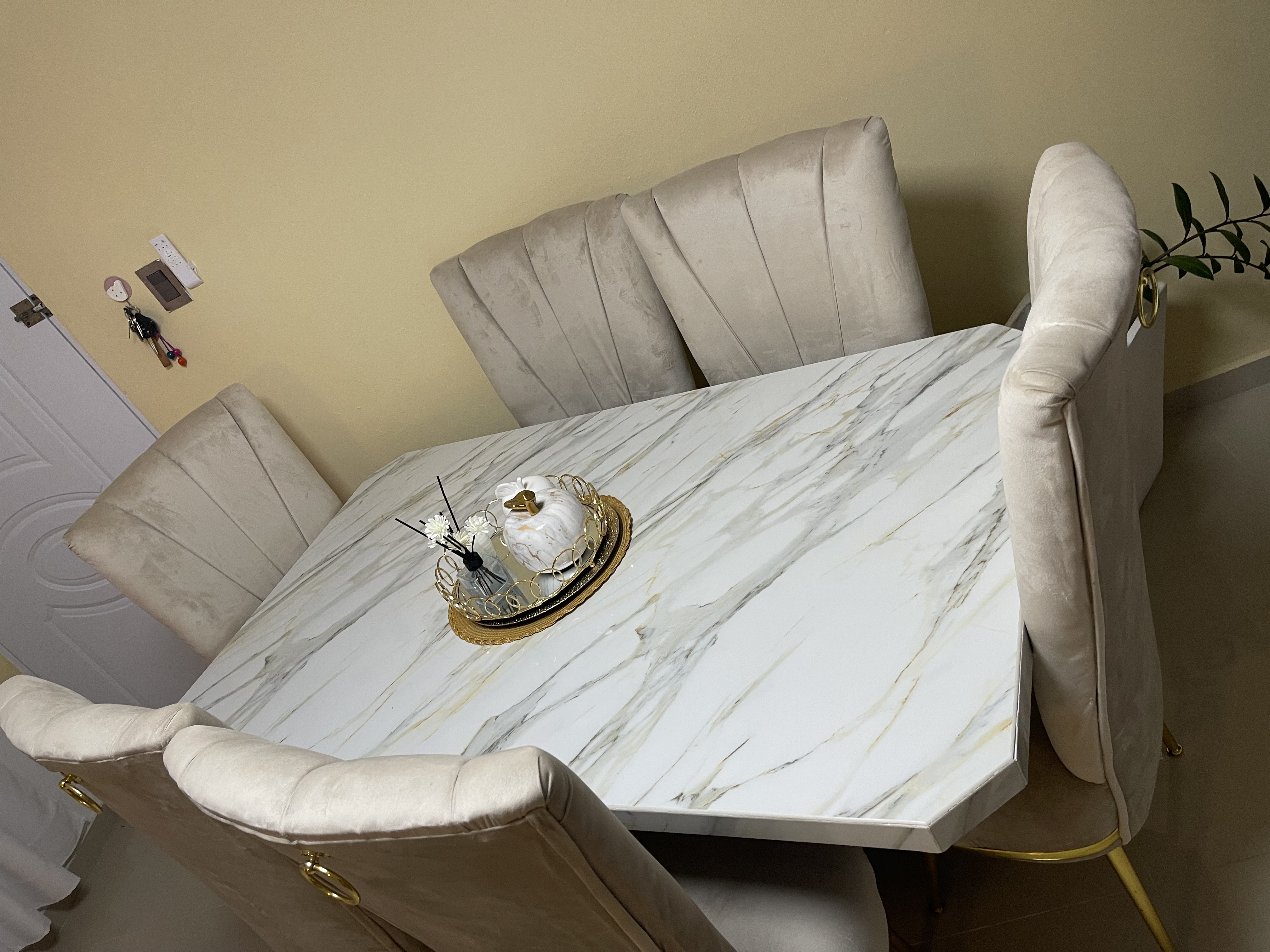 muebles y colchones - Comedor 6 sillas tope mármol  0