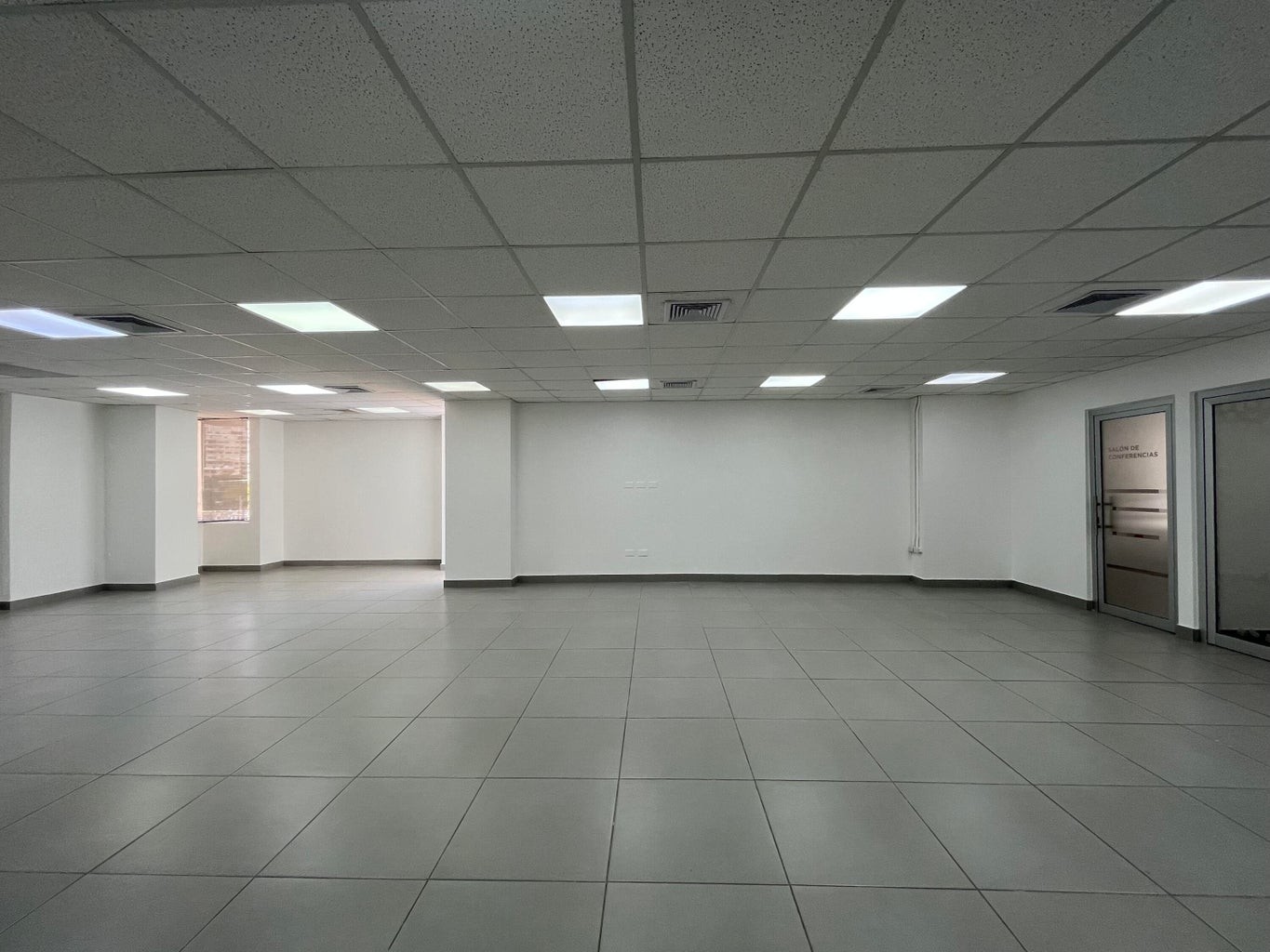 oficinas y locales comerciales - Oficina lista para mudarse en torre empresarial de Naco. 1