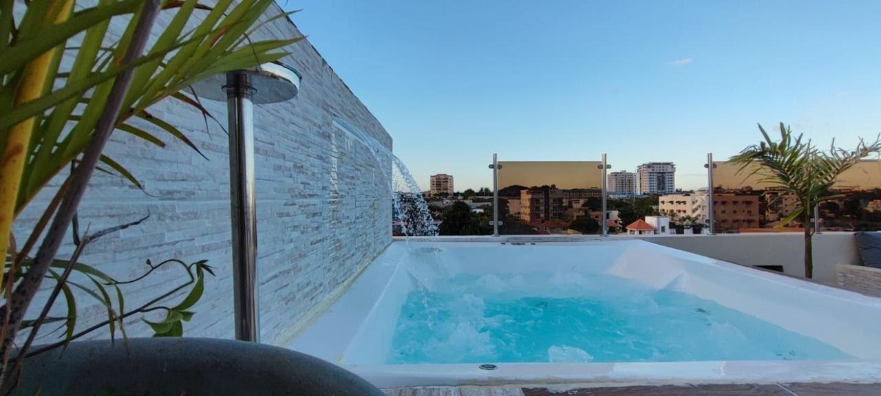 penthouses - Exclusivo penthouse ubicado en reparto los 3 ojos