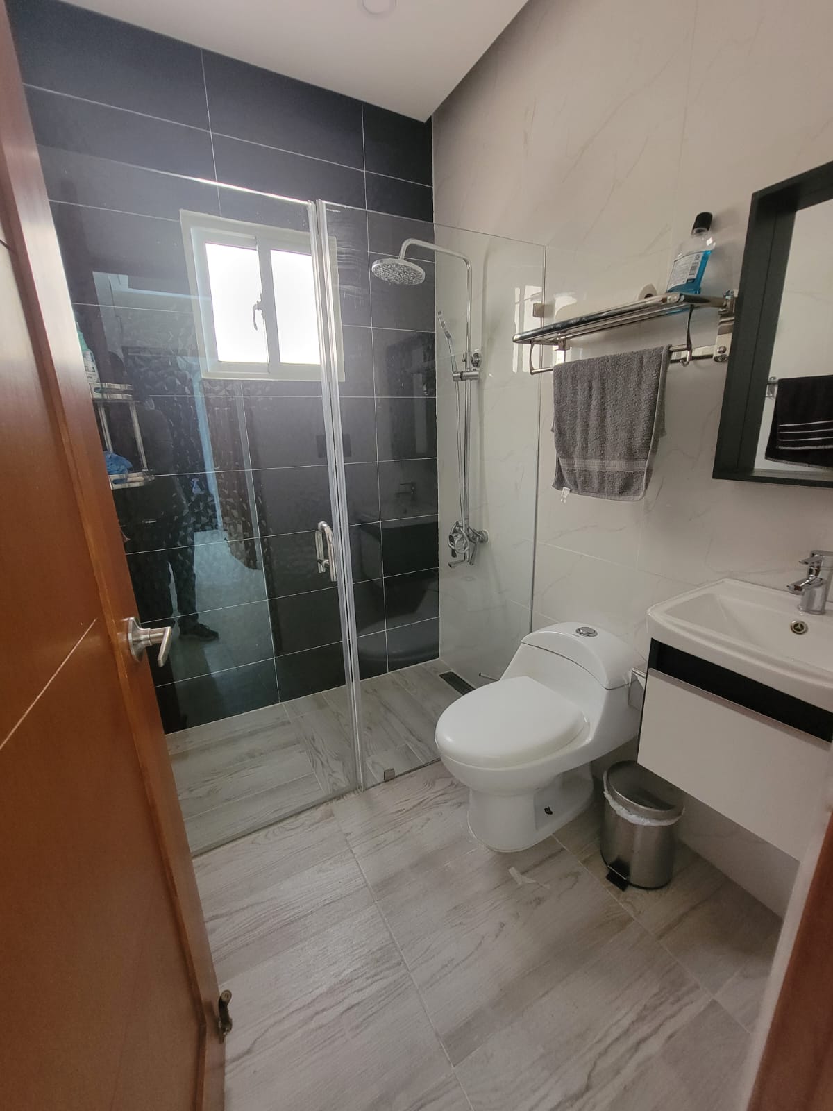 apartamentos - SE VENDE DE OPORTUNIDAD APARTAMENTO AMUEBLADO DE 3 HABITACIONES 1 PARQUEO  7