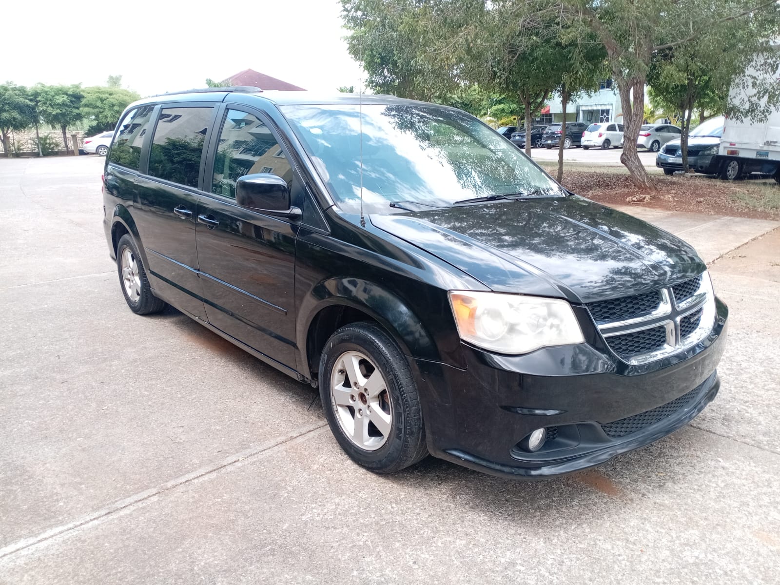 jeepetas y camionetas - DODGE Caravan SXT 2012