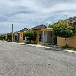 casas - CASA RESIDENCIAL JARDINES DEL MOGOTE 1
