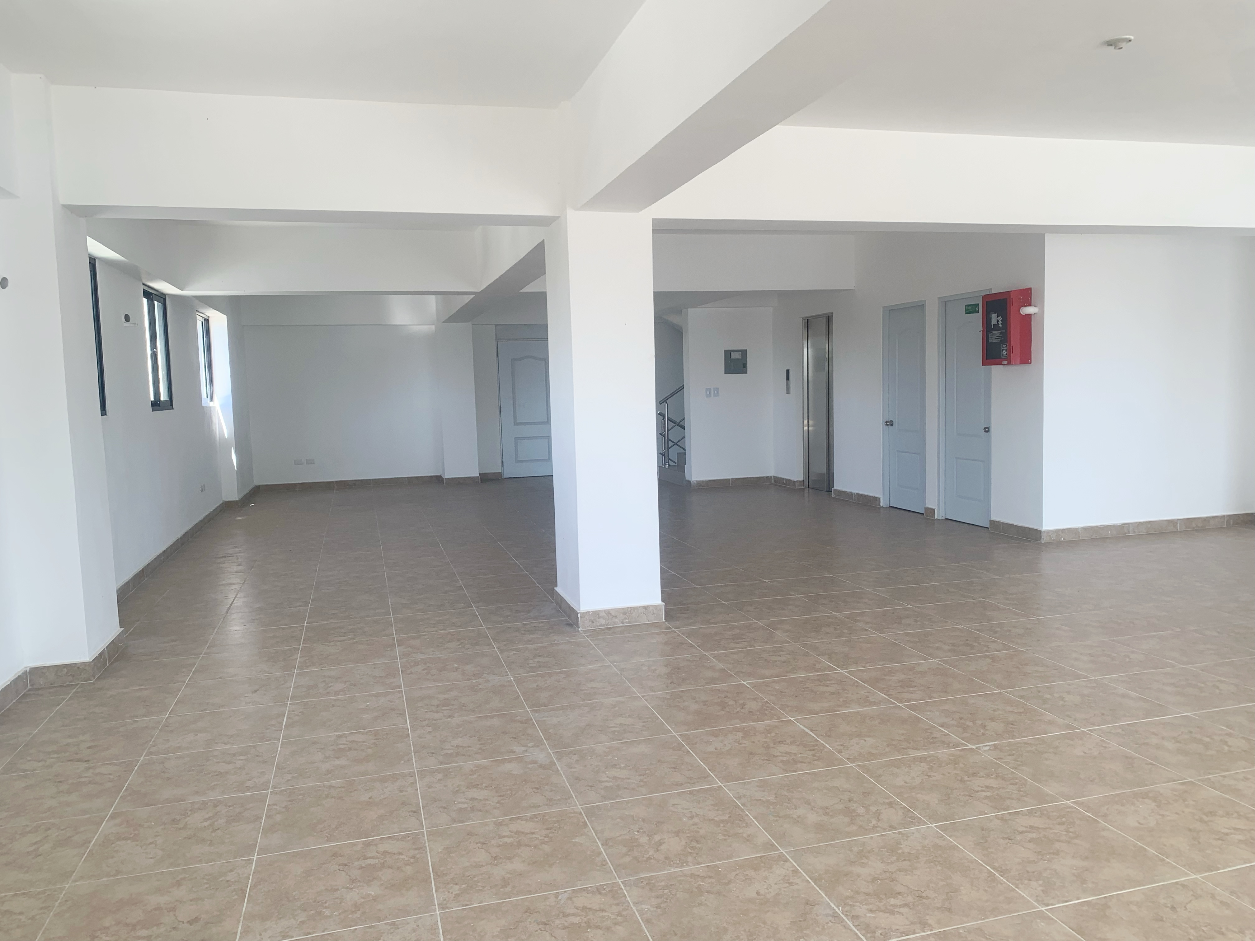 oficinas y locales comerciales - Local céntrico en Arroyo hondo viejo  2