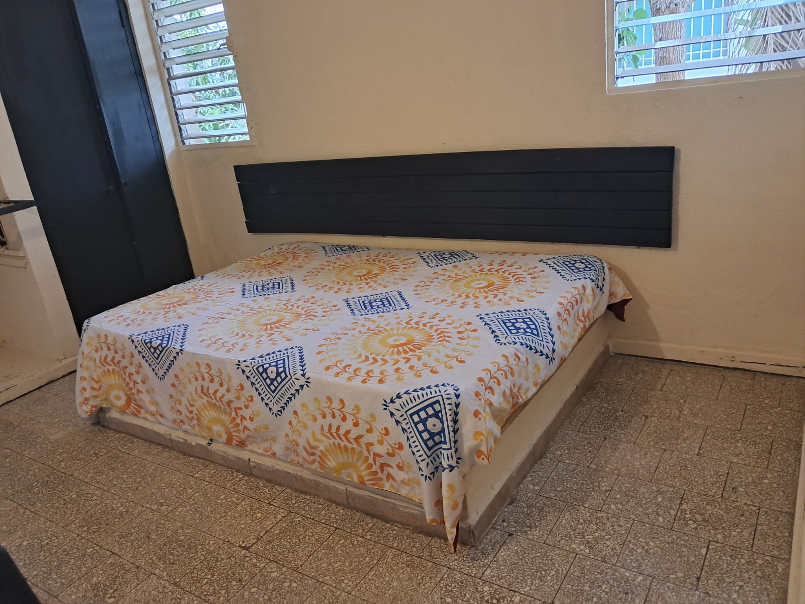 apartamentos - Aparta estudio amueblado en evaristo morales  2