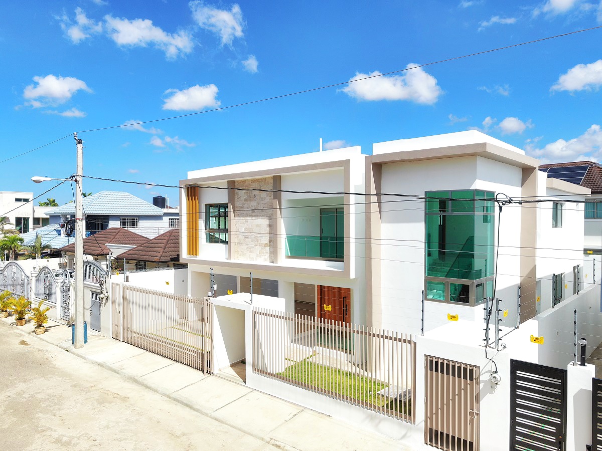 casas - CASA MINIMALISTA PATIO Y TERRAZA VILLA MARIA STGO