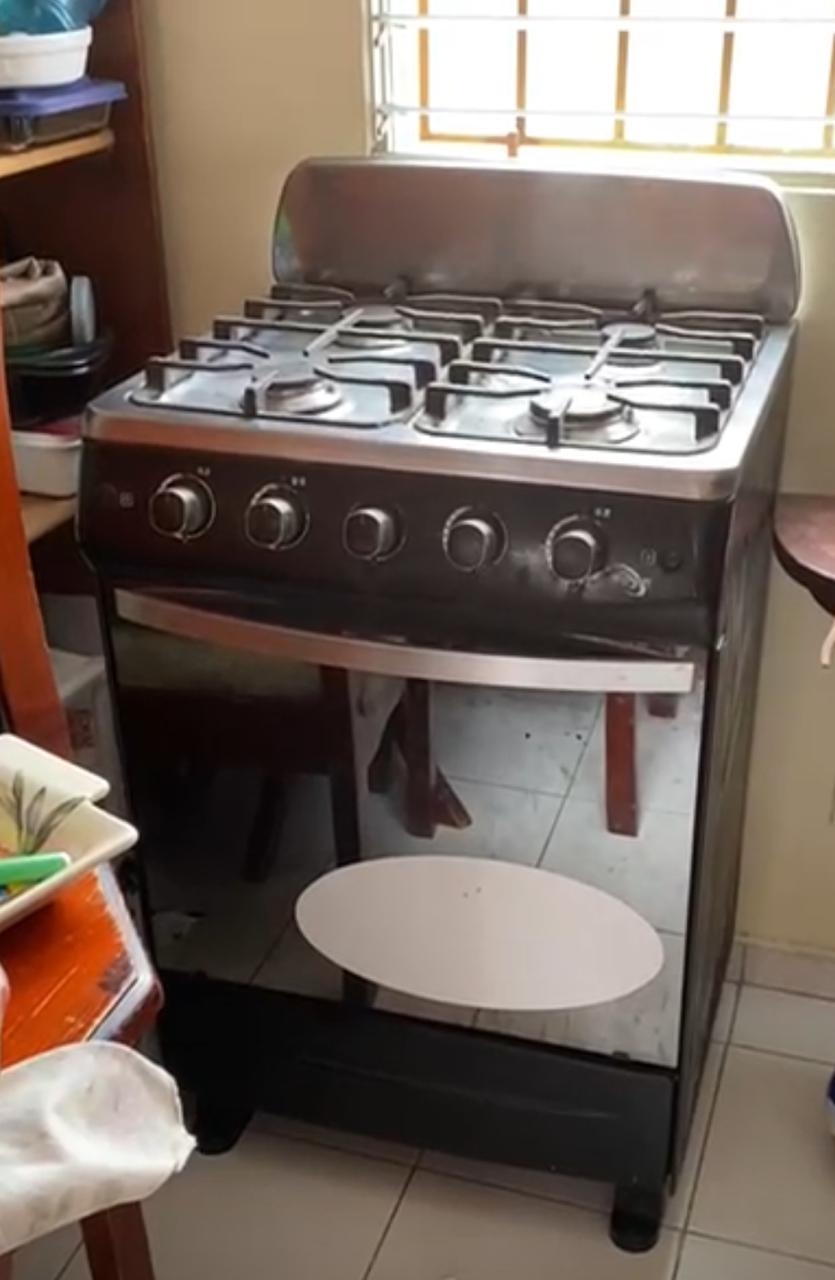 cocina - Estufa usada, piloto eléctrico con horno 0
