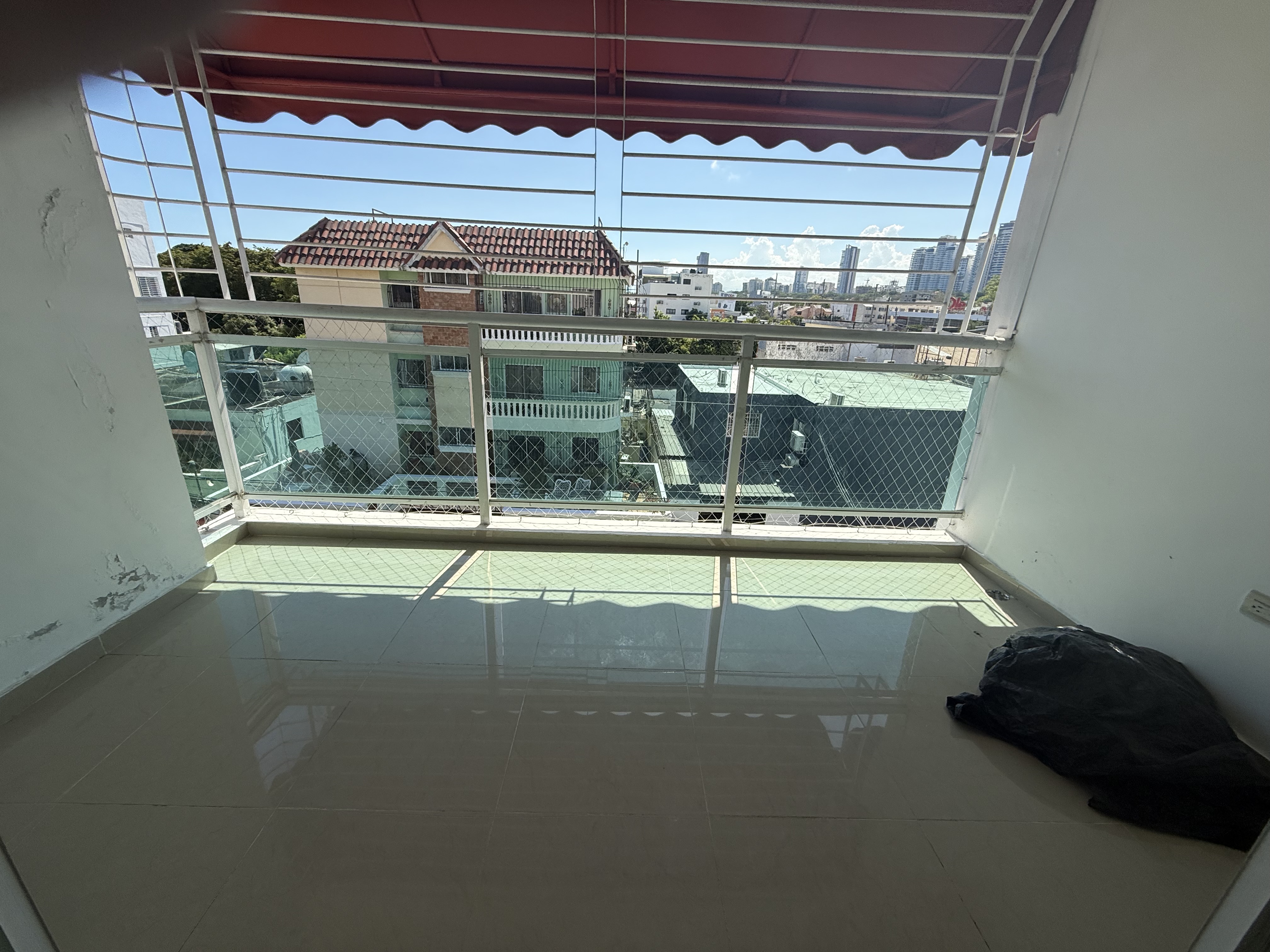 apartamentos - Alquiló independencia klm 7 piso 4 dos hab con su  8