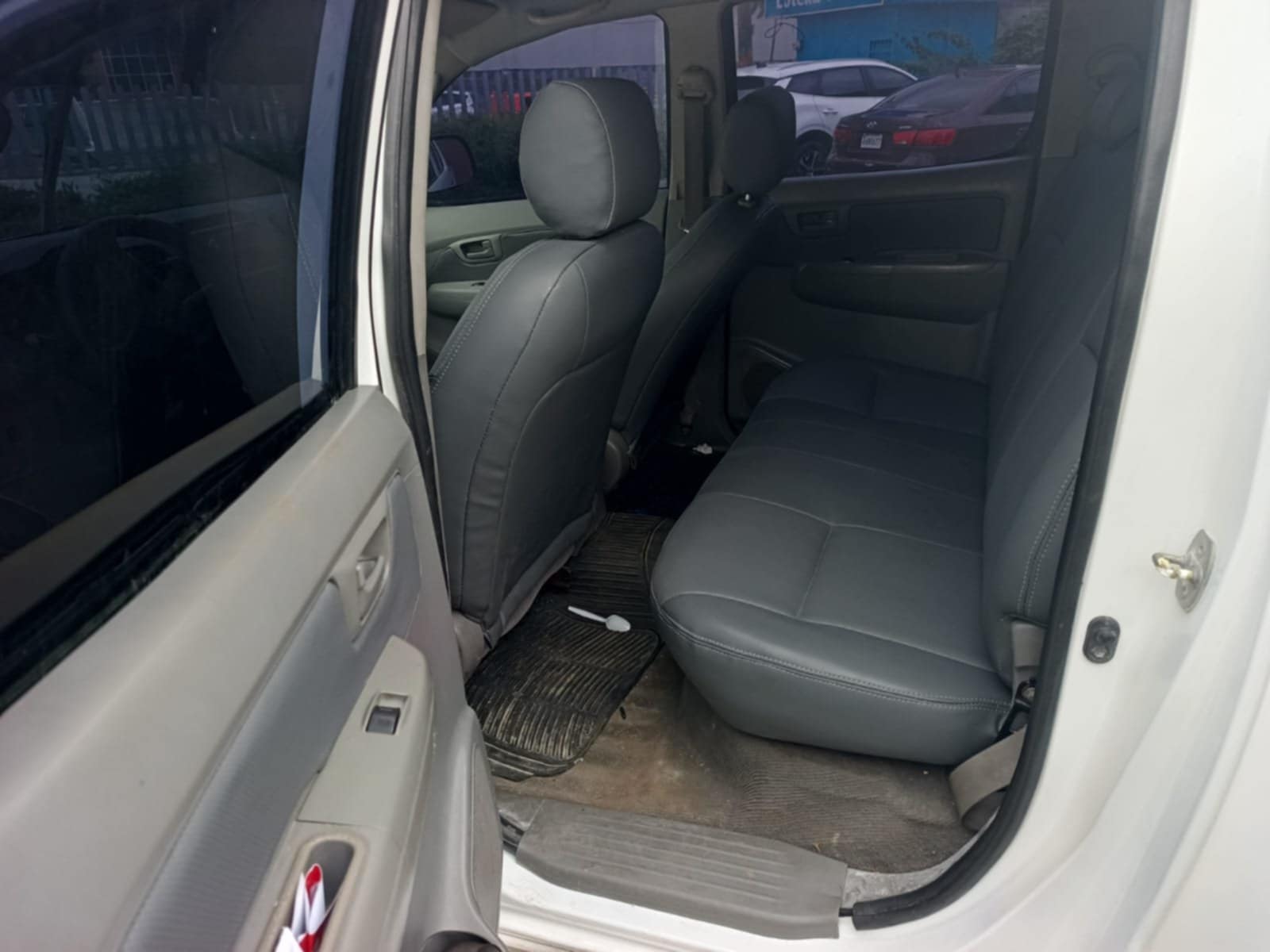 jeepetas y camionetas - Toyota Hilux 2008 4x4 mecanica diesel 2
