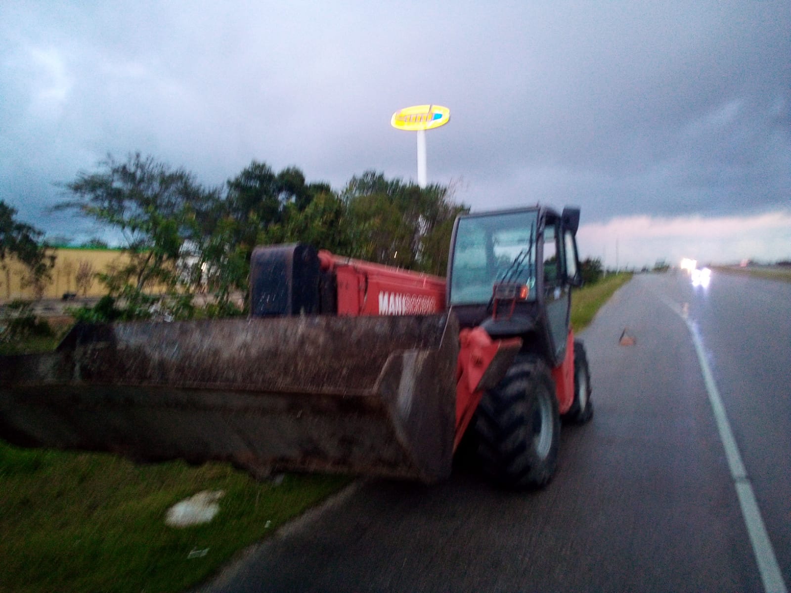 camiones y vehiculos pesados - Telehandler MVT1332 SLT -  levanta 3200 kg a 13 Mt