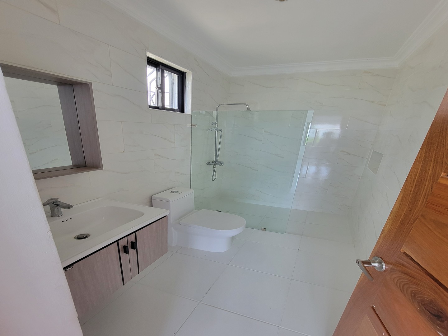 casas - ¡🏡 SE VENDE CASA ESPACIOSA EN BRISA ORIENTAL, SANTO DOMINGO ESTE  8
