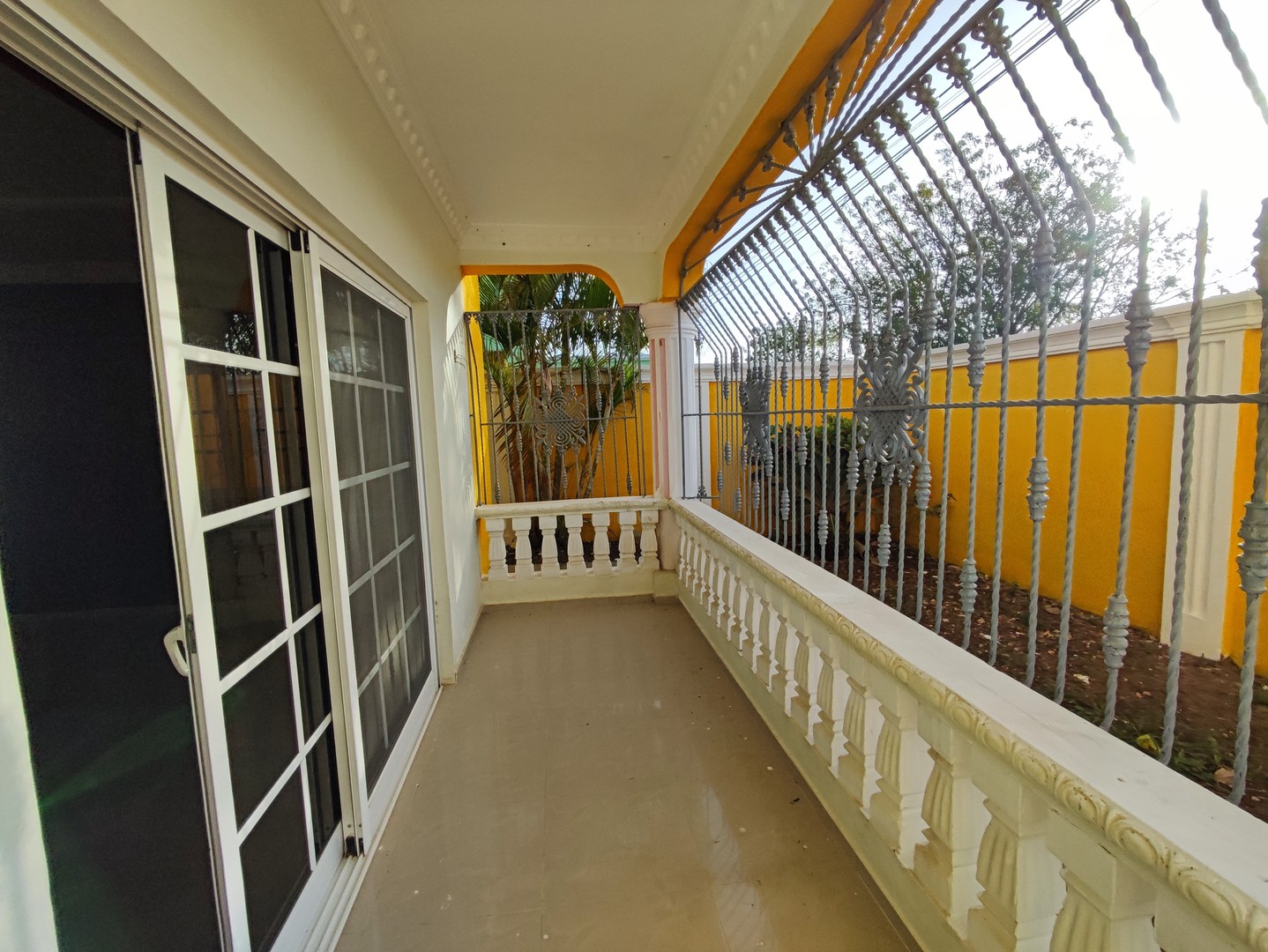 casas - Se Vende  Casa Grande y Preciosa con 5  Habitaciones/ Residencial Villa España 9