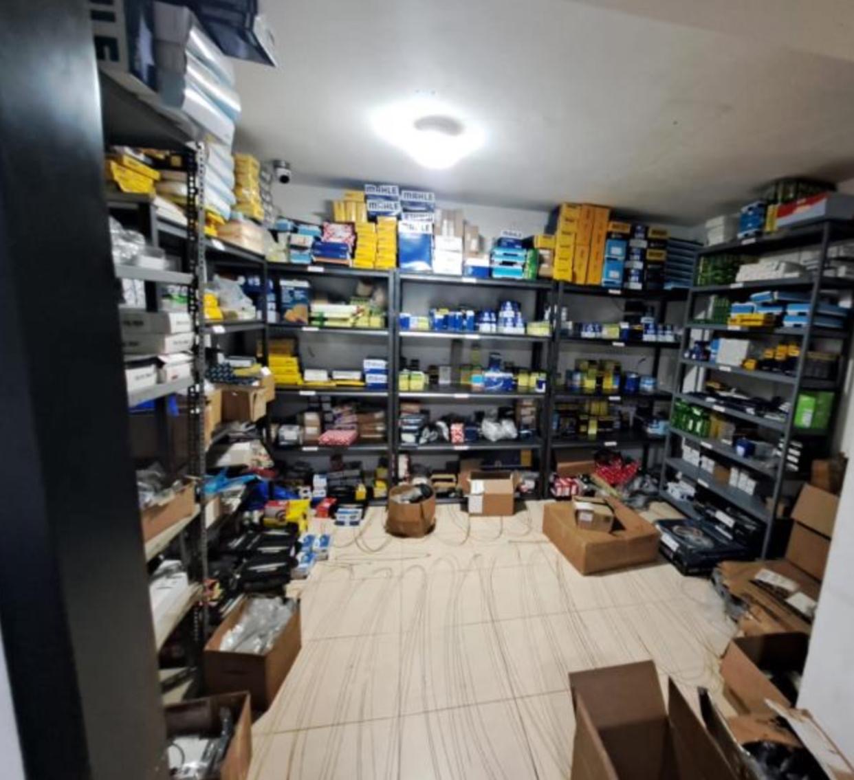 oficinas y locales comerciales - Local céntrico y comercial  4