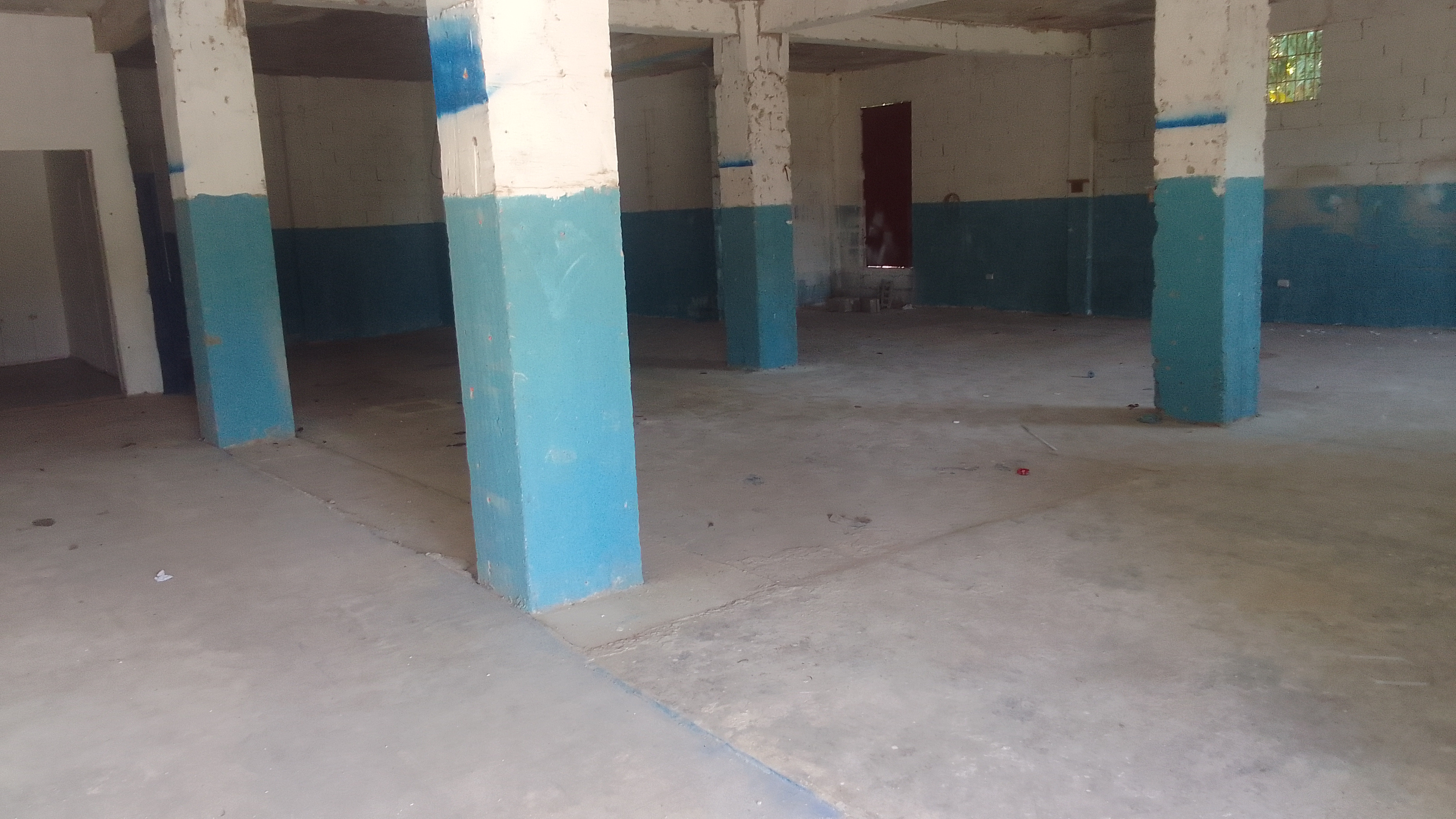 oficinas y locales comerciales - Local Comercial en Los Tocones 1