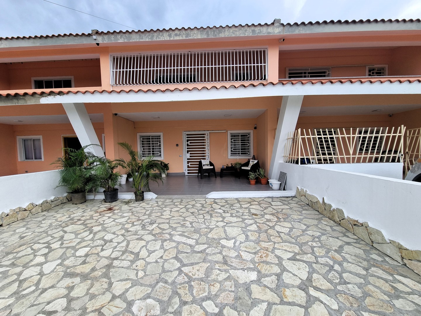 casas vacacionales y villas - Casa en venta tipo townhouse nueva, piscina, playa y restaurantes 0
