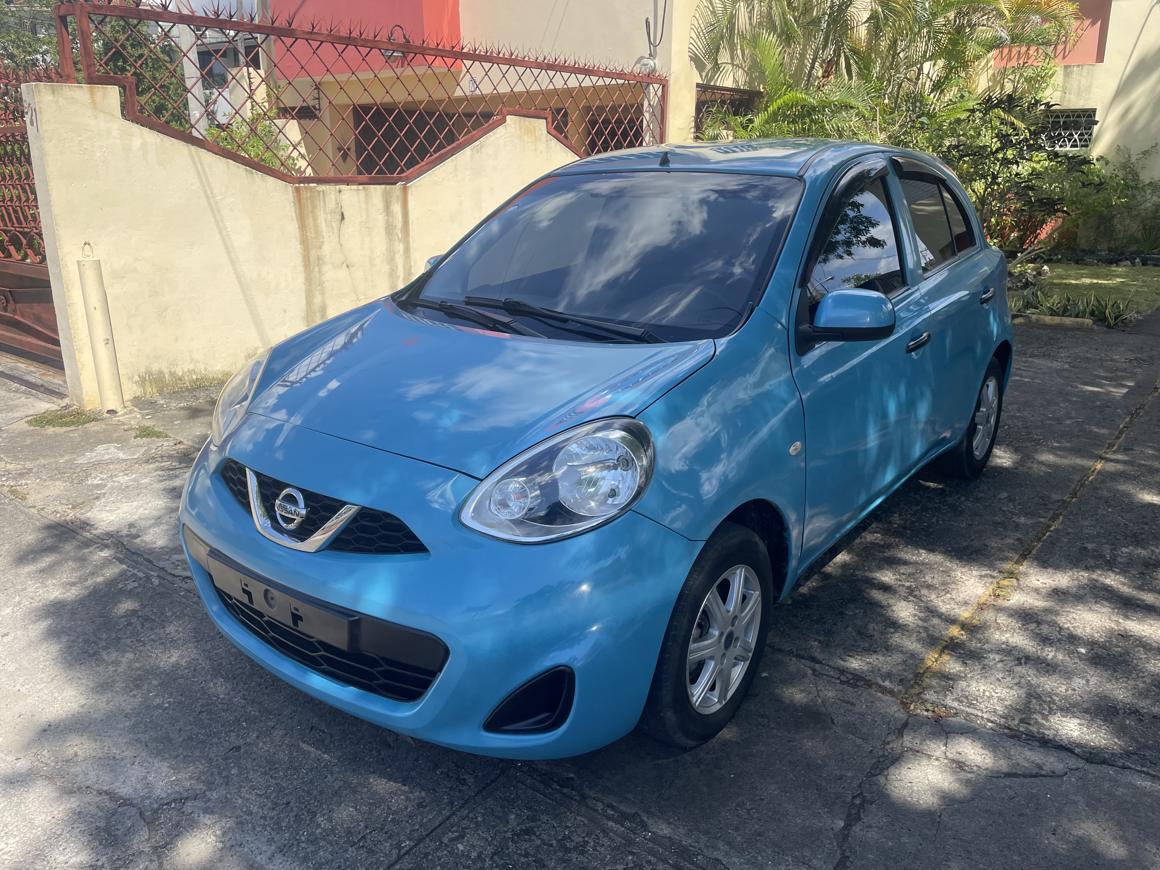 carros - Nissan march 2018 0
