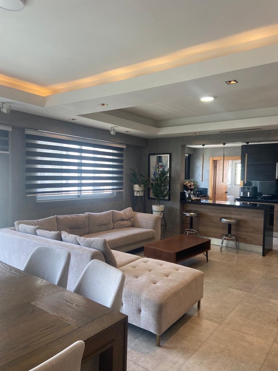 apartamentos - venta de apartamento en Evaristo morales con 172mts piso alto Distrito Nacional  7
