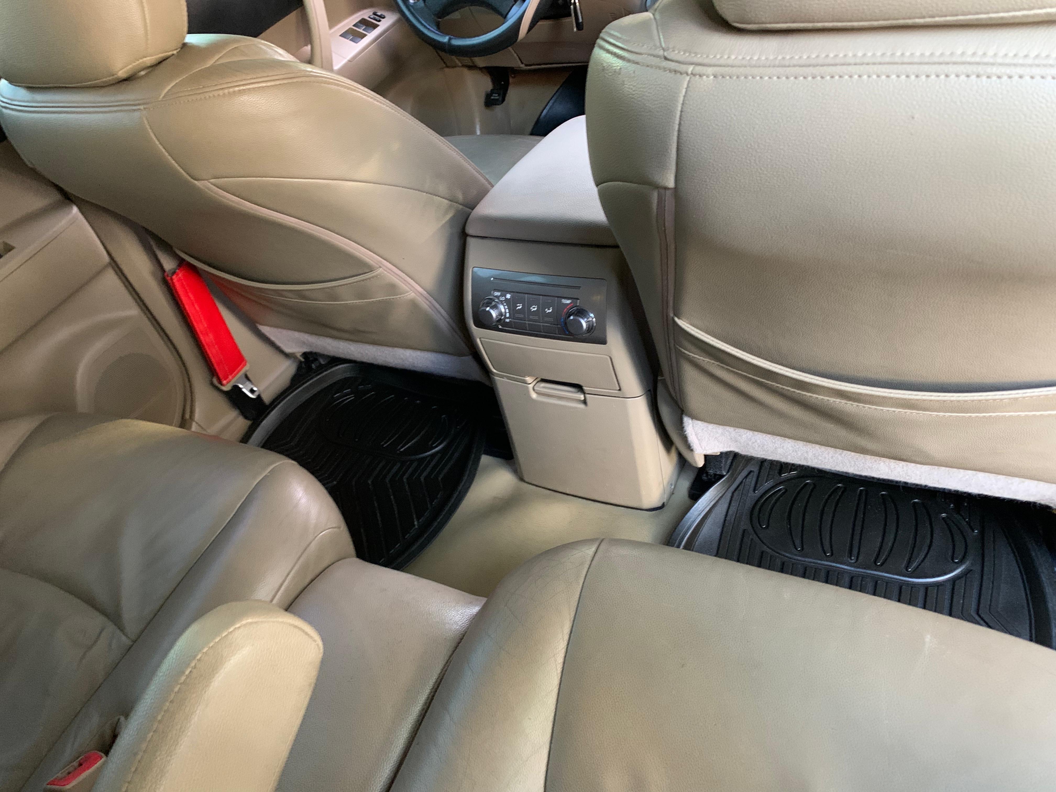 jeepetas y camionetas - 2012 Toyota Highlander 4x2 en venta – Excelente estado general 8