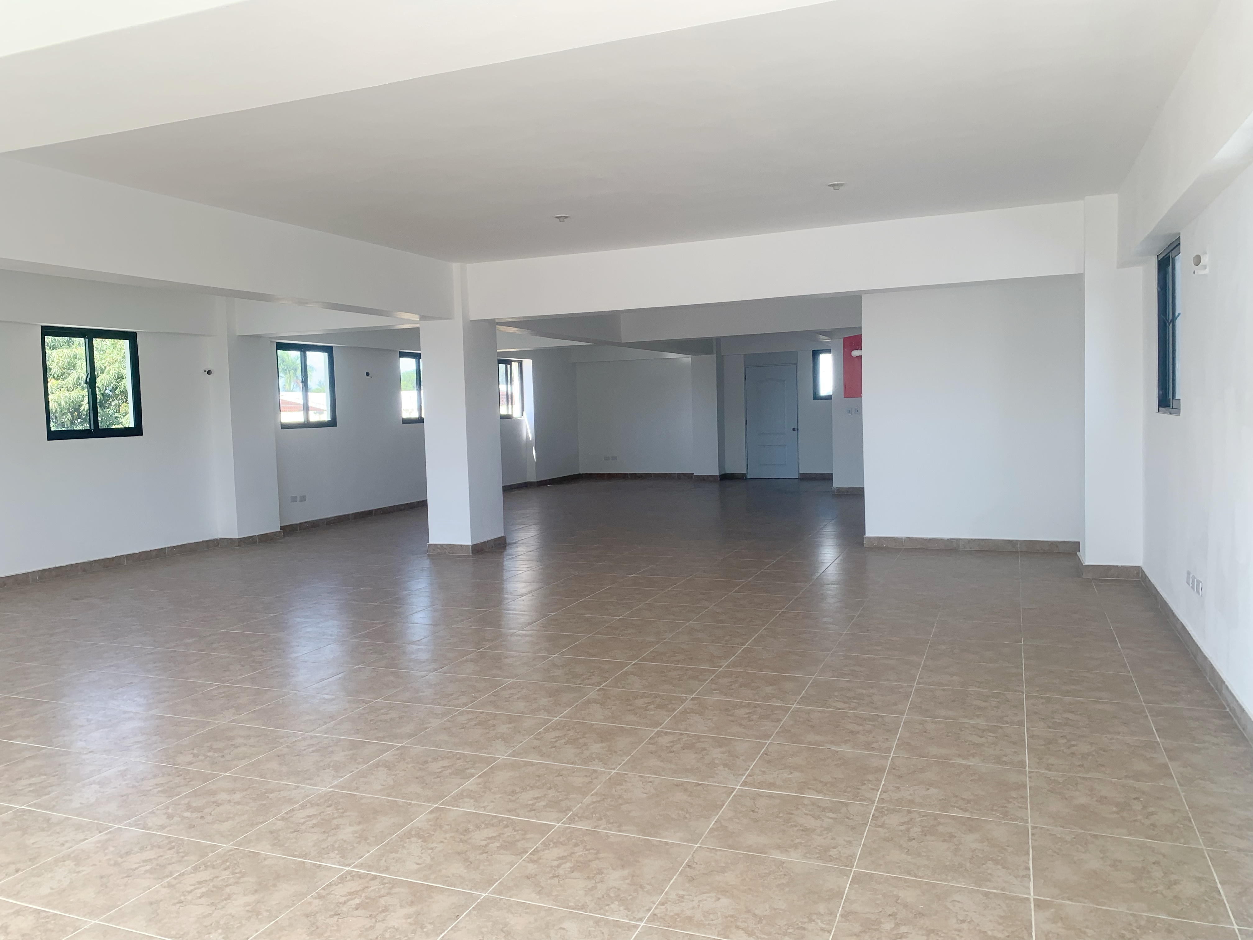 oficinas y locales comerciales - Local céntrico en Arroyo hondo viejo  3